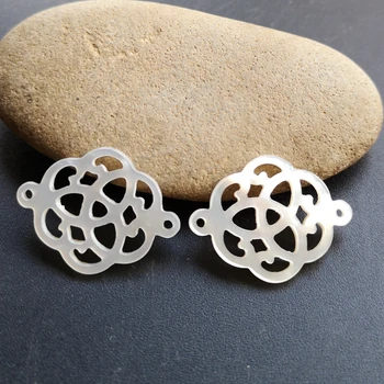 50pcs/lot 18x24mm Natural Hollow clover Flower Cut Mother of Pearl shell for DIY Jewelry Natural Clover MOP Pearl shell Beads
50pcs/lot 18x24mm Natural Hollow clover Flower Cut Mother of Pearl shell for DIY Jewelry Natural Clover MOP Pearl shell Beads