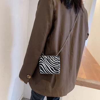 Zebra Printed Crossbody Bags PU Leather Small Summer Lady Shoulder Handbags Female Simple Totes for Women 2020 Trend
Zebra Printed Crossbody Bags PU Leather Small Summer Lady Shoulder Handbags Female Simple Totes for Women 2020 Trend