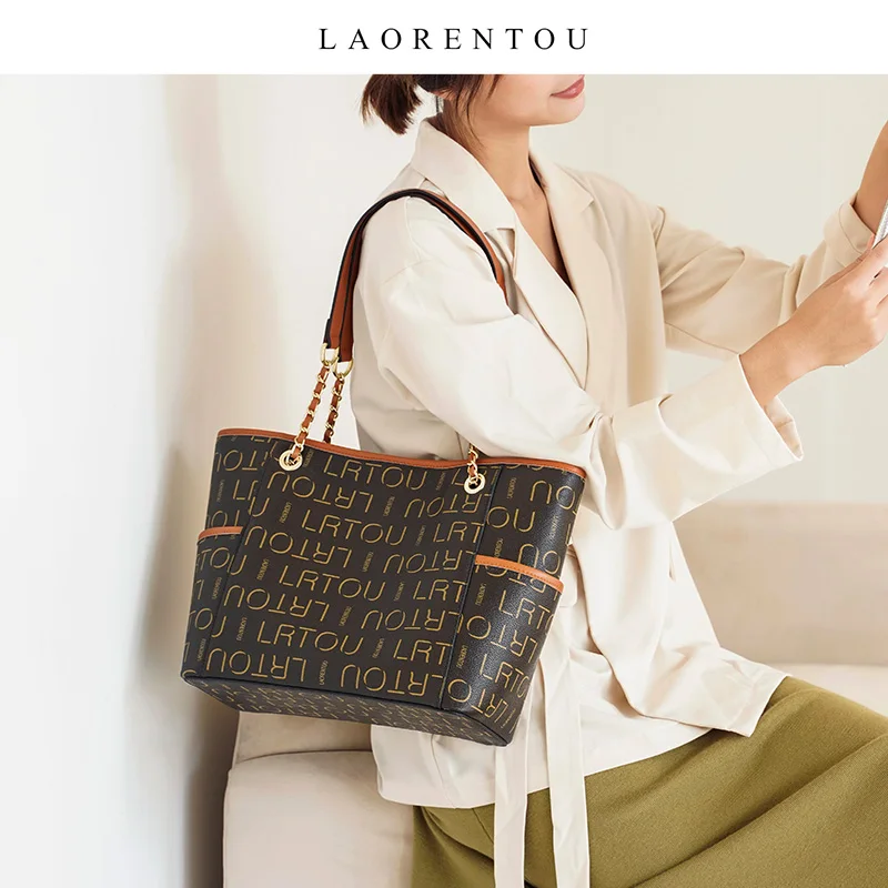 LAORENTOU Ladies Large Capacity Totes PVC Leather Painting Handle Bag for Women Fashion Brand Female Purse Retro Messenger Bag
LAORENTOU Ladies Large Capacity Totes PVC Leather Painting Handle Bag for Women Fashion Brand Female Purse Retro Messenger Bag