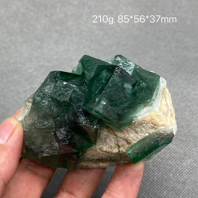 100% Natural green fluorite Mineral specimen cluster Stones and crystals Healing crystal Free shipping
100% Natural green fluorite Mineral specimen cluster Stones and crystals Healing crystal Free shipping