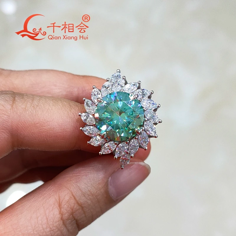 big sun flower s925 silver ring 12mm blue color round shape white marquise shape moissanite for Wedding dating
big sun flower s925 silver ring 12mm blue color round shape white marquise shape moissanite for Wedding dating