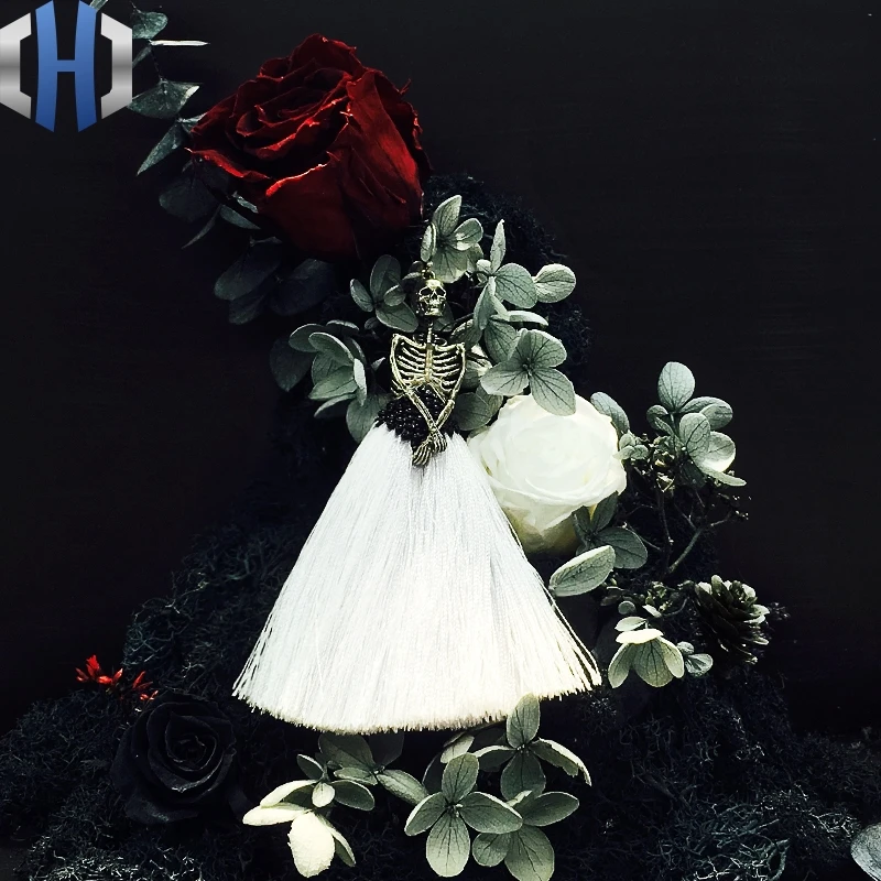 Original Hand Made Skull Earrings 925 Sterling Silver Men And Women Personality Red Tassel Earrings
Original Hand Made Skull Earrings 925 Sterling Silver Men And Women Personality Red Tassel Earrings
