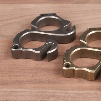 EDC Knuckles Spartan Warrior titanium Knuckles men's parts plaything gimcrack First aid window breaking tool
EDC Knuckles Spartan Warrior titanium Knuckles men's parts plaything gimcrack First aid window breaking tool