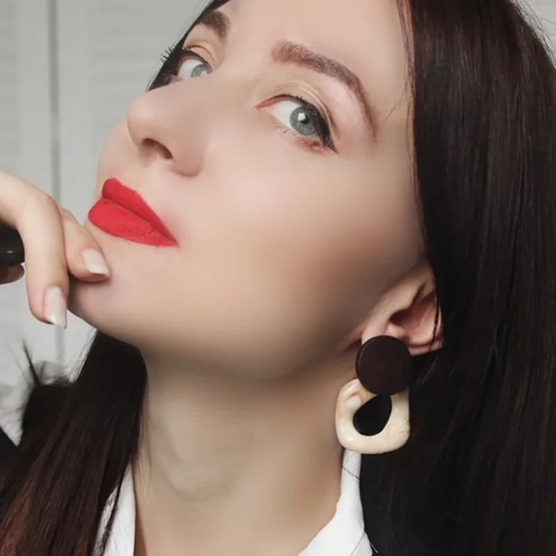 Ins hot sale wood color drop earrings with acrylic for women irregular big earrings for women jewelry wholesale
Ins hot sale wood color drop earrings with acrylic for women irregular big earrings for women jewelry wholesale