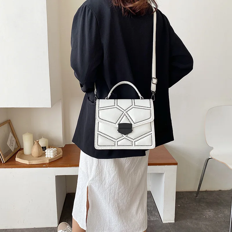 2019 Winter New Style WOMEN'S Bag Rhombus Rivet Square Sling Bag Korean-style Casual Shoulder suo kou bao
2019 Winter New Style WOMEN'S Bag Rhombus Rivet Square Sling Bag Korean-style Casual Shoulder suo kou bao