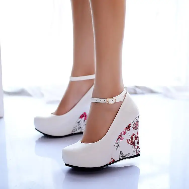 Wedge single shoes female 2019 new increase in soft bottom Korean version of wild women's shoes
Wedge single shoes female 2019 new increase in soft bottom Korean version of wild women's shoes