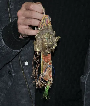 wedding decoration 7"Old Tibetan Buddhism Bronze Silk Mahakala Buddha Head Exorcism Amulet pendant 
wedding decoration 7"Old Tibetan Buddhism Bronze Silk Mahakala Buddha Head Exorcism Amulet pendant