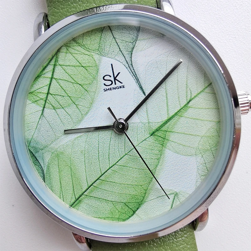 Часы Shengke женские наручные с зеленым циферблатом креативные кварцевые японским