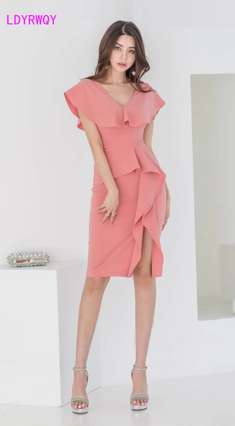 Spring 2020 Korean version of the slim ruffle temperament V-neck slim package hip side split dress Sleeveless Office Lady
Spring 2020 Korean version of the slim ruffle temperament V-neck slim package hip side split dress Sleeveless Office Lady