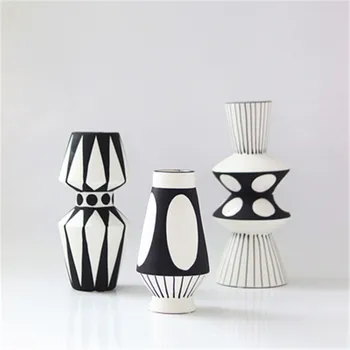 Nordic Simple Style Pottery Clay Geometric Vase Creative Home Desktop Water Planting FlowerPot Flower Arranging Vase Gift X5626
Nordic Simple Style Pottery Clay Geometric Vase Creative Home Desktop Water Planting FlowerPot Flower Arranging Vase Gift X5626