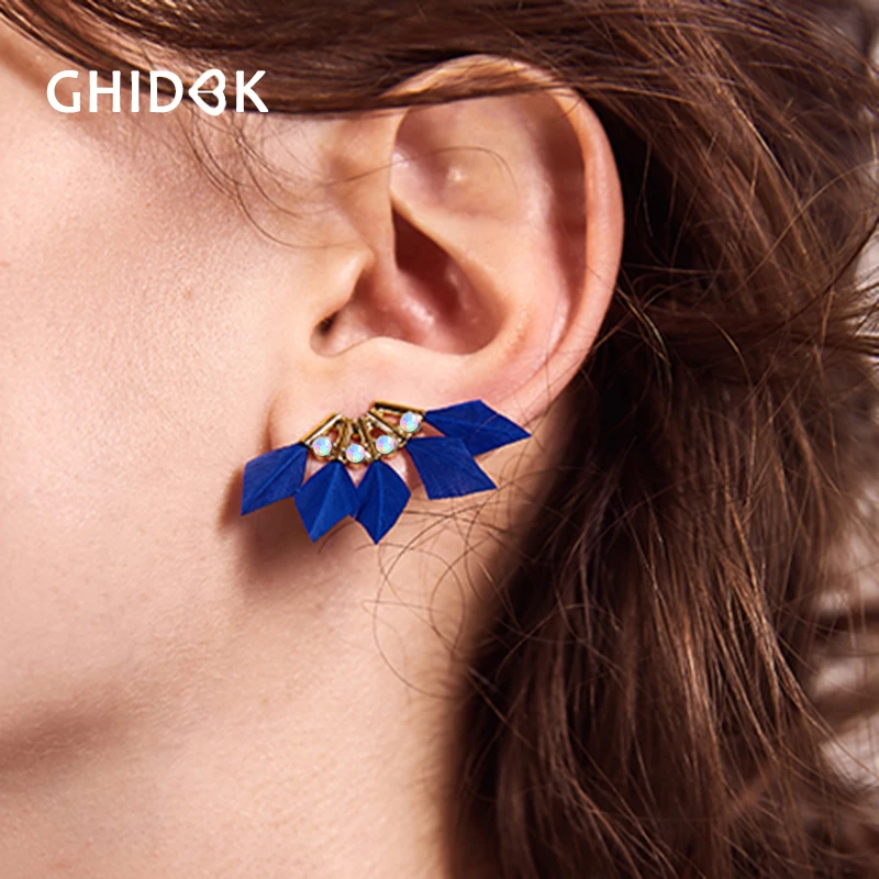 GHIDBK Fan Shaped Ethnic Feather Stud Earrings for Women 6 Colors Blue Fushia Feathers Earrings Geometrical Earrings Statement
GHIDBK Fan Shaped Ethnic Feather Stud Earrings for Women 6 Colors Blue Fushia Feathers Earrings Geometrical Earrings Statement