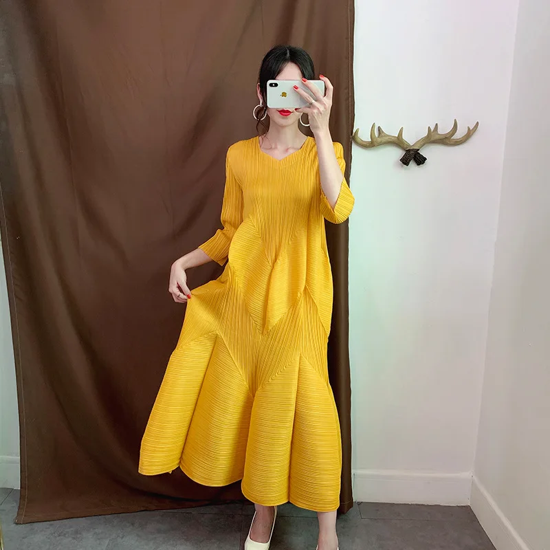 Plus Size Dresses Women 2019 Autumn V-Neck Three Quarter Sleeves Solid Color Loose Elastic Miyake Pleated Lantern Dress Long
Plus Size Dresses Women 2019 Autumn V-Neck Three Quarter Sleeves Solid Color Loose Elastic Miyake Pleated Lantern Dress Long