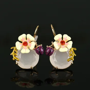 net red temperament cool wind enamel colored glaze white jade stone flower green leaf Ladybug ear hanging Earrings
net red temperament cool wind enamel colored glaze white jade stone flower green leaf Ladybug ear hanging Earrings