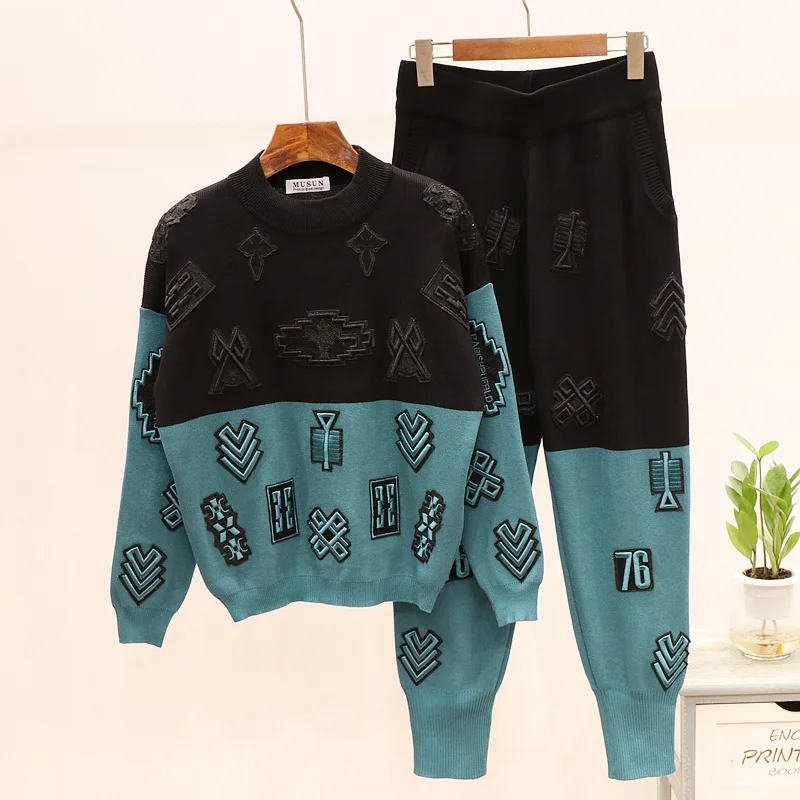 2020 Autumn Sports Knit Set Women Patchwork Embroidery Sweater Long Pants Two Piece Outfits Female Casual Knitted Tracksuit 2pc
2020 Autumn Sports Knit Set Women Patchwork Embroidery Sweater Long Pants Two Piece Outfits Female Casual Knitted Tracksuit 2pc