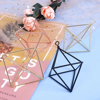 1PC New Hanging Planters Geometric Swing Wrought Iron Tillandsia Air Plants Holder Triangular Shaped Metal Rack
1PC New Hanging Planters Geometric Swing Wrought Iron Tillandsia Air Plants Holder Triangular Shaped Metal Rack