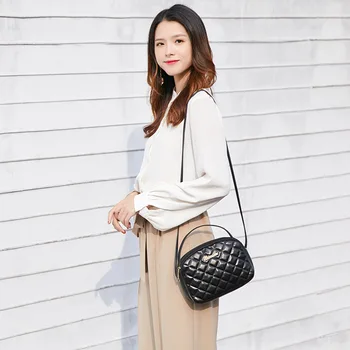 Solid Color Versatile Luxury New Fashion Women's Shoulder Bag Crossbody Bag Rhombus Shell Bag Casual Leisure Handbags For Female
Solid Color Versatile Luxury New Fashion Women's Shoulder Bag Crossbody Bag Rhombus Shell Bag Casual Leisure Handbags For Female