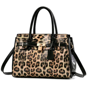 Women's bag 2019 new Boston bag female leopard print PU European and American big bag fresh fashion women bag slung shoulder bag
Women's bag 2019 new Boston bag female leopard print PU European and American big bag fresh fashion women bag slung shoulder bag
