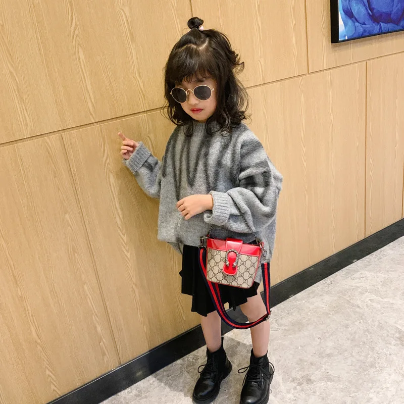 KID'S Handbag Bag Versatile Girls Shoulder Hobo Bag Graceful GD Chain Princess Shoulder Bag
KID'S Handbag Bag Versatile Girls Shoulder Hobo Bag Graceful GD Chain Princess Shoulder Bag