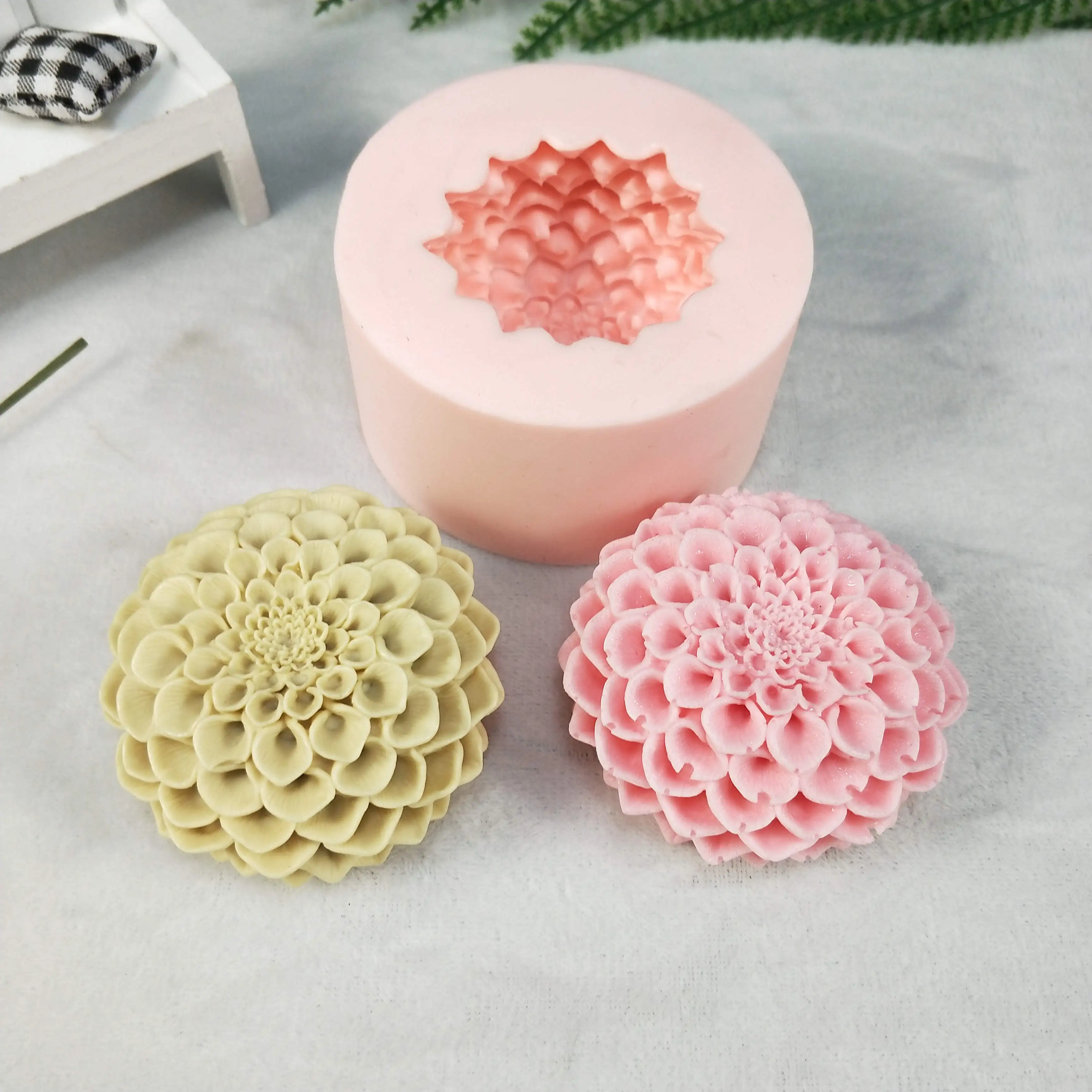 Dahlia Flower Shape 3D Decoration Craft Silicone Mold Cake Mold Cake DIY Baking Chocolate Cupcake Mold Baking Tools
Dahlia Flower Shape 3D Decoration Craft Silicone Mold Cake Mold Cake DIY Baking Chocolate Cupcake Mold Baking Tools