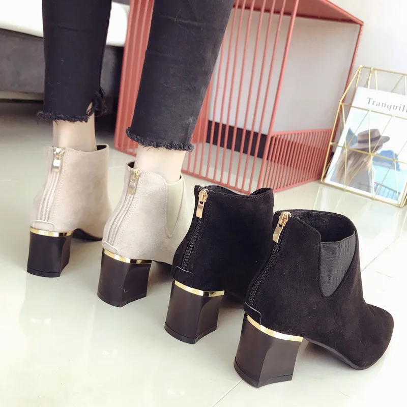Pointed Toe PU Fashion Ankle Boots Women High Platform Solid Chelsea Boots Square Heel Casual Zip Winter Shoes Plus Size
Pointed Toe PU Fashion Ankle Boots Women High Platform Solid Chelsea Boots Square Heel Casual Zip Winter Shoes Plus Size