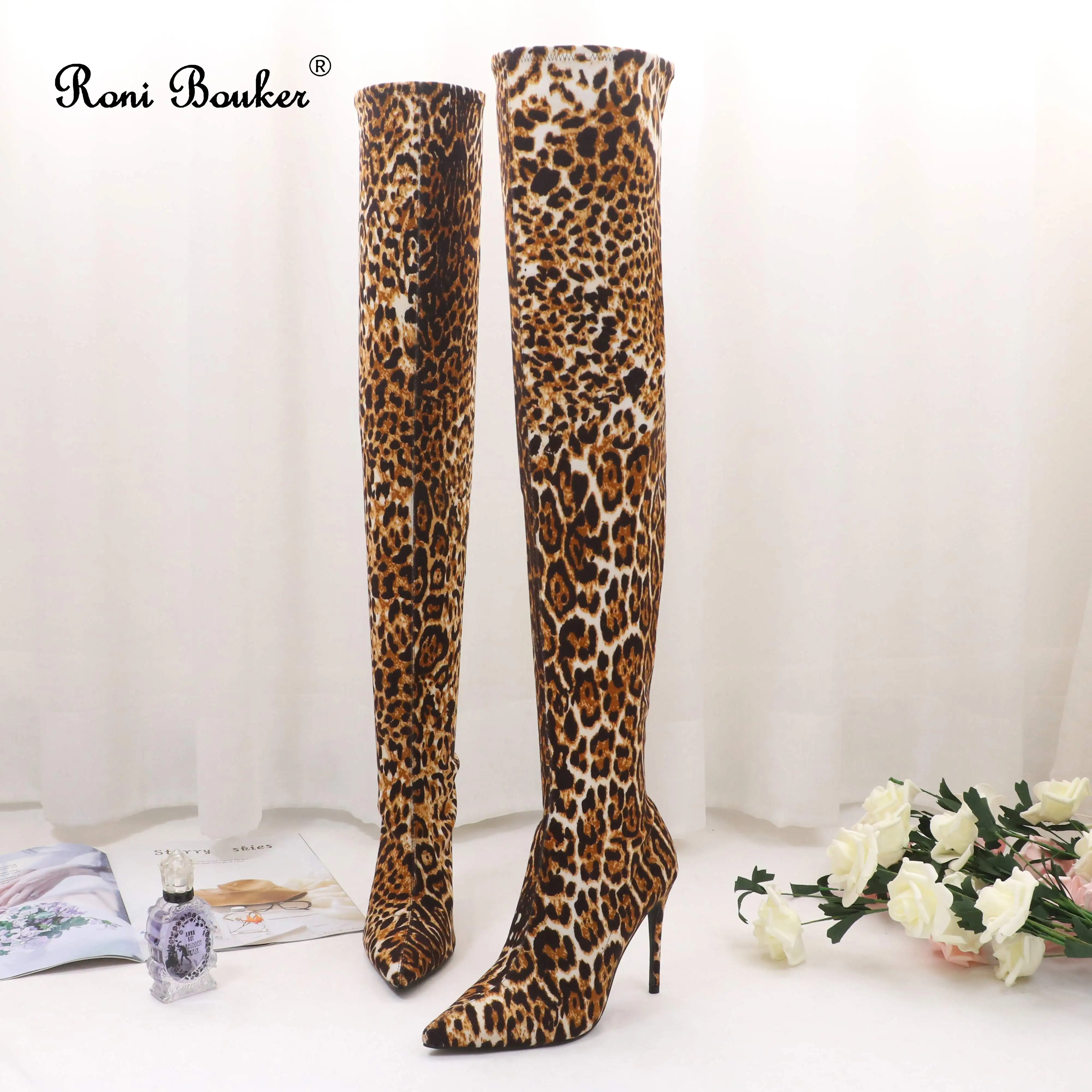 Roni Bouker Large Size35-42 Chic Autumn Winter Leopard Boots Women Pointed Toe Stretch High Heels Sexy Over-the-knee Shoes Woman
Roni Bouker Large Size35-42 Chic Autumn Winter Leopard Boots Women Pointed Toe Stretch High Heels Sexy Over-the-knee Shoes Woman