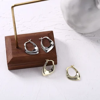 S925 Sterling Silver Irregular Ear Clip Non-Mainstream Designer Paragraph Red Normcore Style Geometric Earrings Bulk Wholesale
S925 Sterling Silver Irregular Ear Clip Non-Mainstream Designer Paragraph Red Normcore Style Geometric Earrings Bulk Wholesale