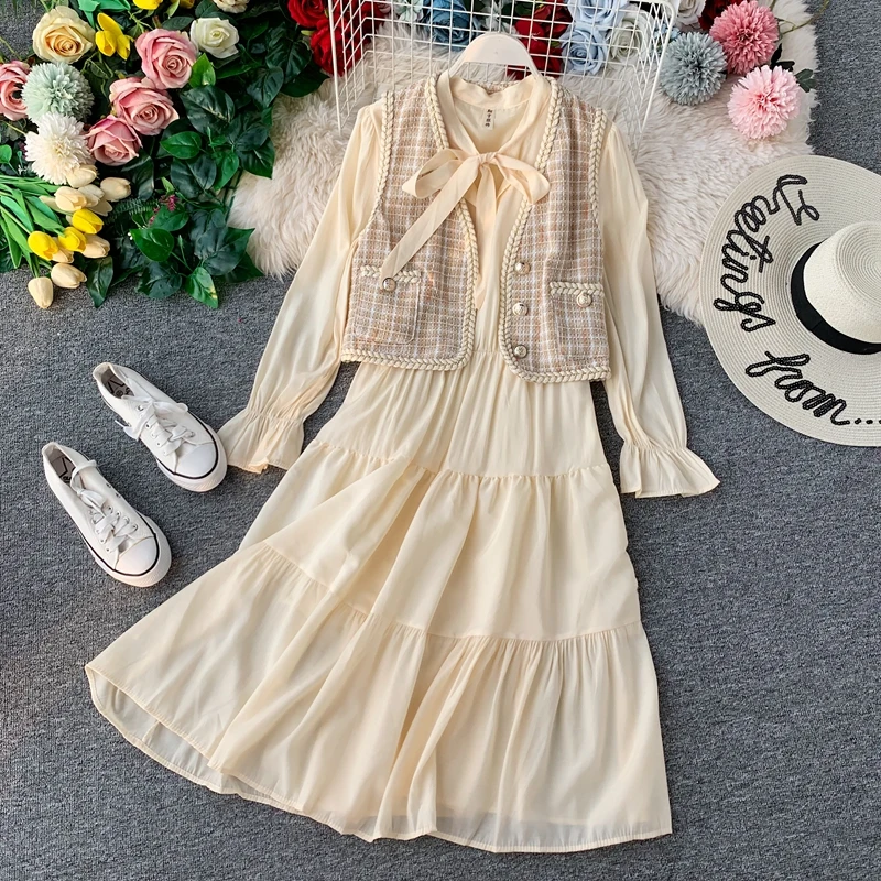 French Style Retro Fairy White Bow Dress Long Sleeves V-collar Woolen Waistcoat Cardigan 2piece Set Girls Ladies Dress Dresses
French Style Retro Fairy White Bow Dress Long Sleeves V-collar Woolen Waistcoat Cardigan 2piece Set Girls Ladies Dress Dresses