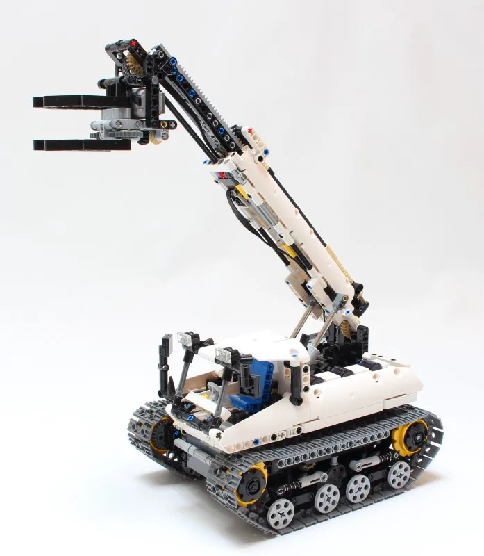 2019 RC Power Function Technic Tracked grab car MOC-4704 Building Blocks Toy Kit Educational Children Birthday Gift
2019 RC Power Function Technic Tracked grab car MOC-4704 Building Blocks Toy Kit Educational Children Birthday Gift