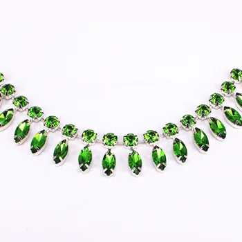 1 Yard sewing strass crystal bridal applique roll for clothes placemat Metal Green rhinestone 4 color Trim
1 Yard sewing strass crystal bridal applique roll for clothes placemat Metal Green rhinestone 4 color Trim