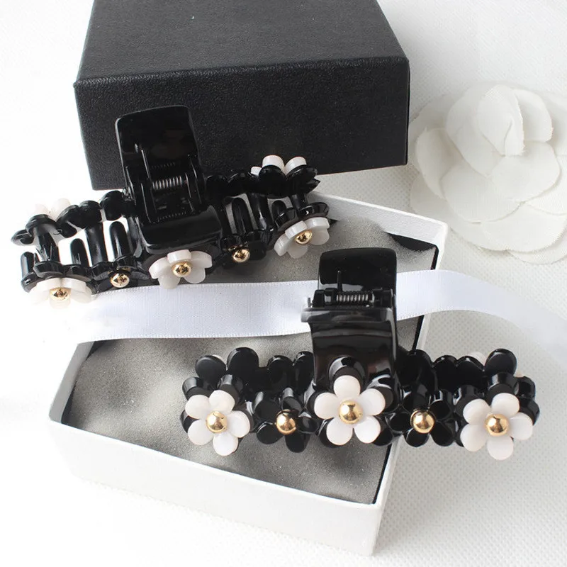 Elegance Camellia Pearl Hair Claws Crab Clamps For Women Hair Accessories Crystal Flower Rhinestones Hairpin Handmade Hair Clips
Elegance Camellia Pearl Hair Claws Crab Clamps For Women Hair Accessories Crystal Flower Rhinestones Hairpin Handmade Hair Clips