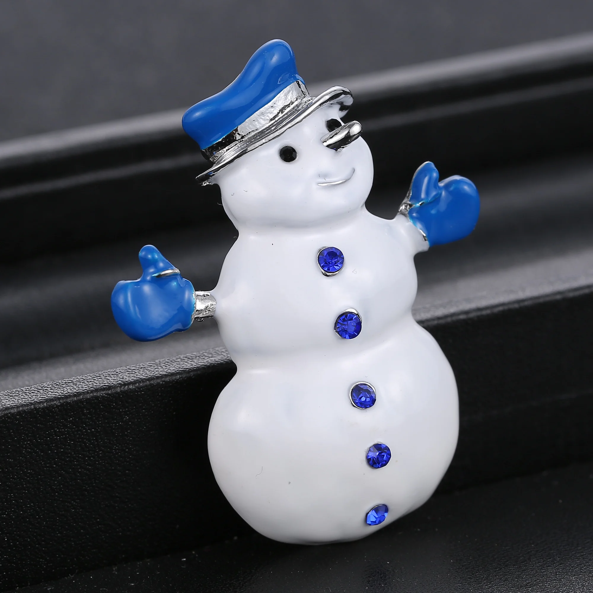 RINHOO Retro Christmas White K Diamond Snowman Enamel Blue for Women Vintage Christmas Jewelry Alloy Clothing Hat Brooch
RINHOO Retro Christmas White K Diamond Snowman Enamel Blue for Women Vintage Christmas Jewelry Alloy Clothing Hat Brooch