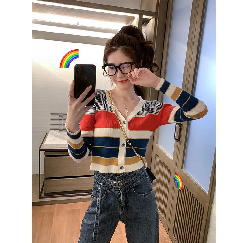 In The Early Autumn 2019 New V-collar Colored Striped Sweaters Women Long Sleeves and Thin V-Neck Cardigans Women Sweaters
In The Early Autumn 2019 New V-collar Colored Striped Sweaters Women Long Sleeves and Thin V-Neck Cardigans Women Sweaters