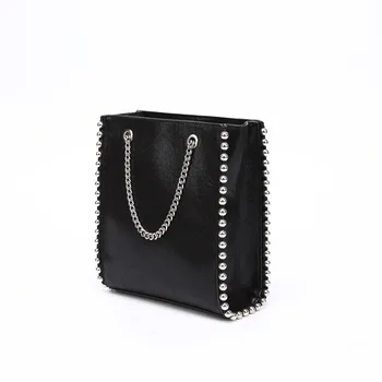 Women Bags 2020 Fashion Chain Bead Shoulder Bags Retro Large Capacity Tote Bags Lady Daily Messenger Bags Solid Color Bags 
Women Bags 2020 Fashion Chain Bead Shoulder Bags Retro Large Capacity Tote Bags Lady Daily Messenger Bags Solid Color Bags