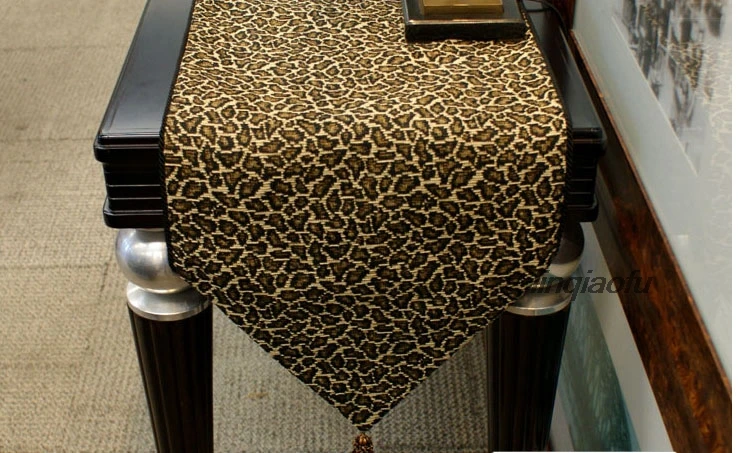 Classic simple double leopard two-tasking tassel table flag tablecloth bed towel fabric
Classic simple double leopard two-tasking tassel table flag tablecloth bed towel fabric
