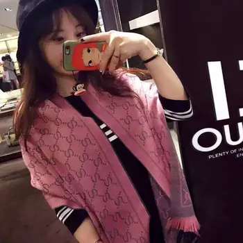 Designer 2020 knitted spring winter women scarf letter warm cashmere scarves shawls luxury brand neck bandana pashmina lady wrap
Designer 2020 knitted spring winter women scarf letter warm cashmere scarves shawls luxury brand neck bandana pashmina lady wrap