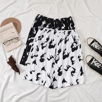 Billie Eilish shorts women summer hawaiian magic shorts white fire black Flame Printed hip hop womens Harajuku shorts
Billie Eilish shorts women summer hawaiian magic shorts white fire black Flame Printed hip hop womens Harajuku shorts