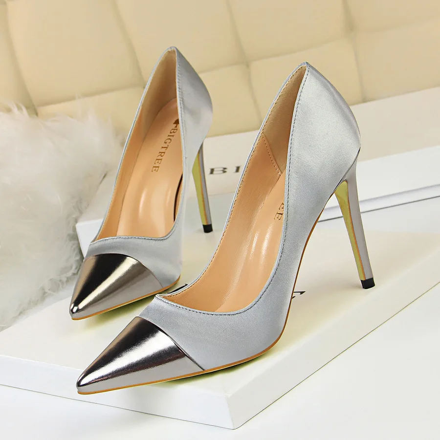Women Shoes1023-2 Europe And America Fashion Simple High Heels with Low-Cut Silk Fabrics Joint Pointed-Toe
Women Shoes1023-2 Europe And America Fashion Simple High Heels with Low-Cut Silk Fabrics Joint Pointed-Toe