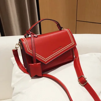 New Shoulder Bag Chains Messenger Bag Fashion Girls Casual Handbag Simple Leisure Personality Small Square Women Bag
New Shoulder Bag Chains Messenger Bag Fashion Girls Casual Handbag Simple Leisure Personality Small Square Women Bag