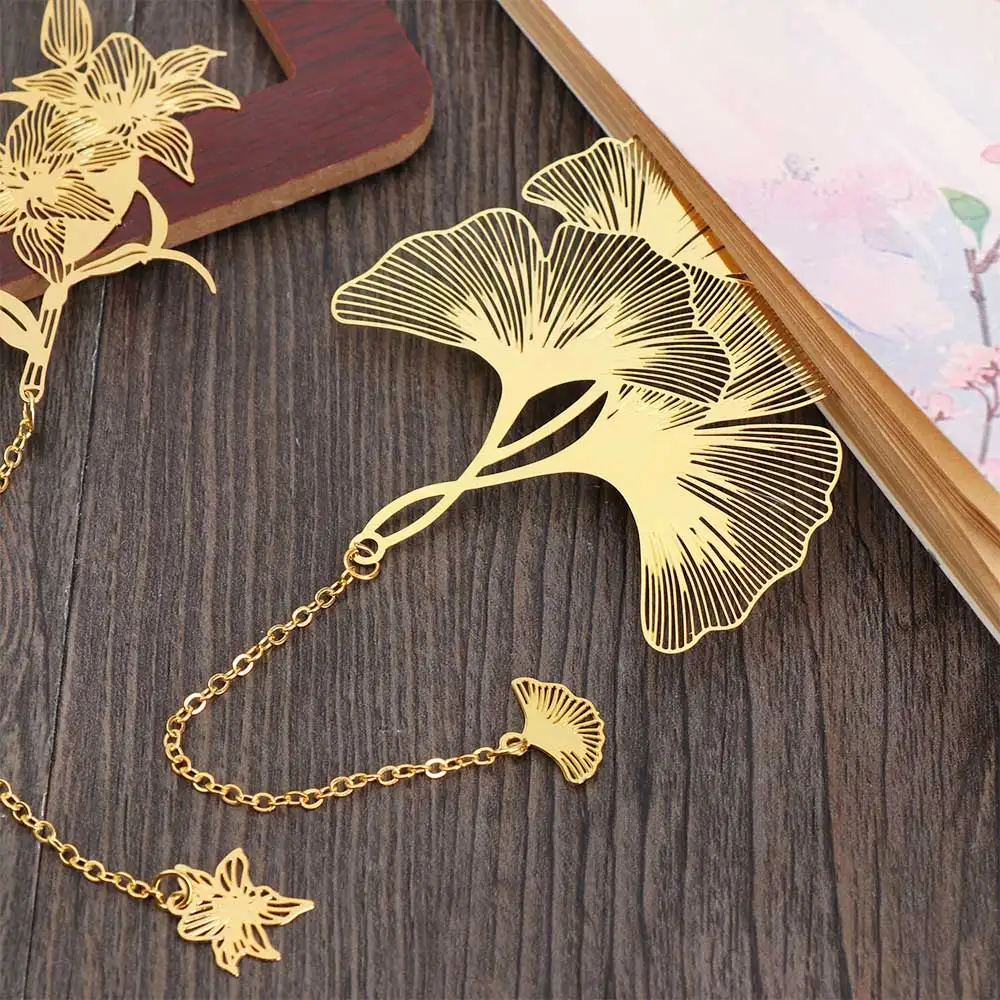 1PC Chinese Style Hollow Out Animals Gold Color Metal Bookmark With Pendant Vintage Lotus Leaf Bookmark Creative Stationery Gift 1PC Chinese Style Hollow Out Animals Gold Color Metal Bookmark With Pendant Vintage Lotus Leaf Bookmark Creative Stationery Gift