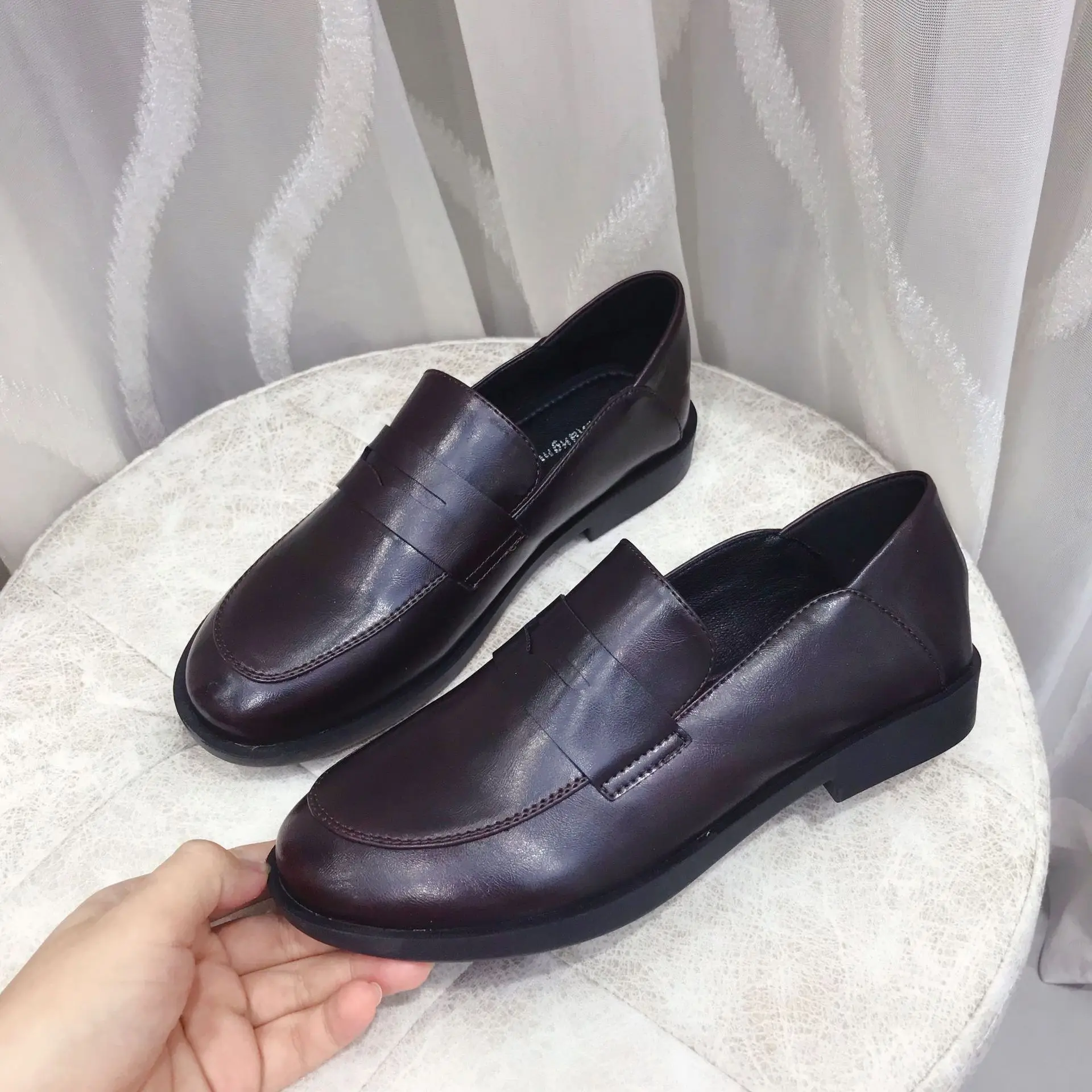 2019 New Style Round Square Head British Wind Shoes Foot Covering Casual zhong xing yang Pattern Comfortable Lazy Coffee Loafers 
2019 New Style Round Square Head British Wind Shoes Foot Covering Casual zhong xing yang Pattern Comfortable Lazy Coffee Loafers