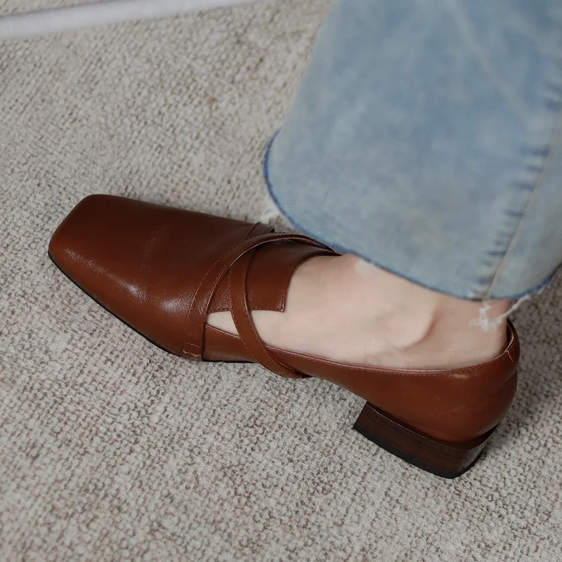 Spring and autumn 2020 new leather comfortable mid-heel small shoes thick heel square toe deep mouth single shoes women X438
Spring and autumn 2020 new leather comfortable mid-heel small shoes thick heel square toe deep mouth single shoes women X438