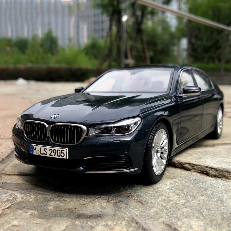 Original 1:18 Alloy Simulation Car Model Metal License Plate Model Car Collection Decoration
Original 1:18 Alloy Simulation Car Model Metal License Plate Model Car Collection Decoration