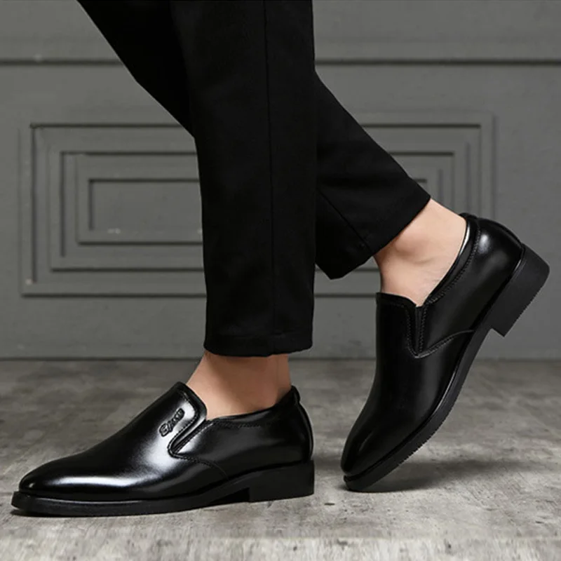 New Fashion Genuine Leather Shoes Men Business Shoes Male Black Leather Footwear Men Casual Shoes Loafers Soft Comfortable A1716
New Fashion Genuine Leather Shoes Men Business Shoes Male Black Leather Footwear Men Casual Shoes Loafers Soft Comfortable A1716
