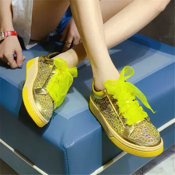 2020 summer New breathable Female sneakers mesh Sequins hollow hot diamond thick bottom casual shoes fashion ribbon wild shoes
2020 summer New breathable Female sneakers mesh Sequins hollow hot diamond thick bottom casual shoes fashion ribbon wild shoes