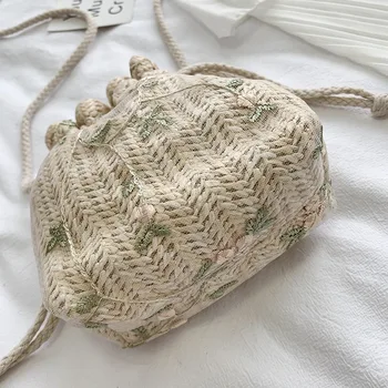 Jin Mantang Woven Bag Female Bag 2020 New Fashion Brand Bag Lace Wild Drawstring Bucket Bag Ladies Shoulder Messenger Bag Straw 
Jin Mantang Woven Bag Female Bag 2020 New Fashion Brand Bag Lace Wild Drawstring Bucket Bag Ladies Shoulder Messenger Bag Straw