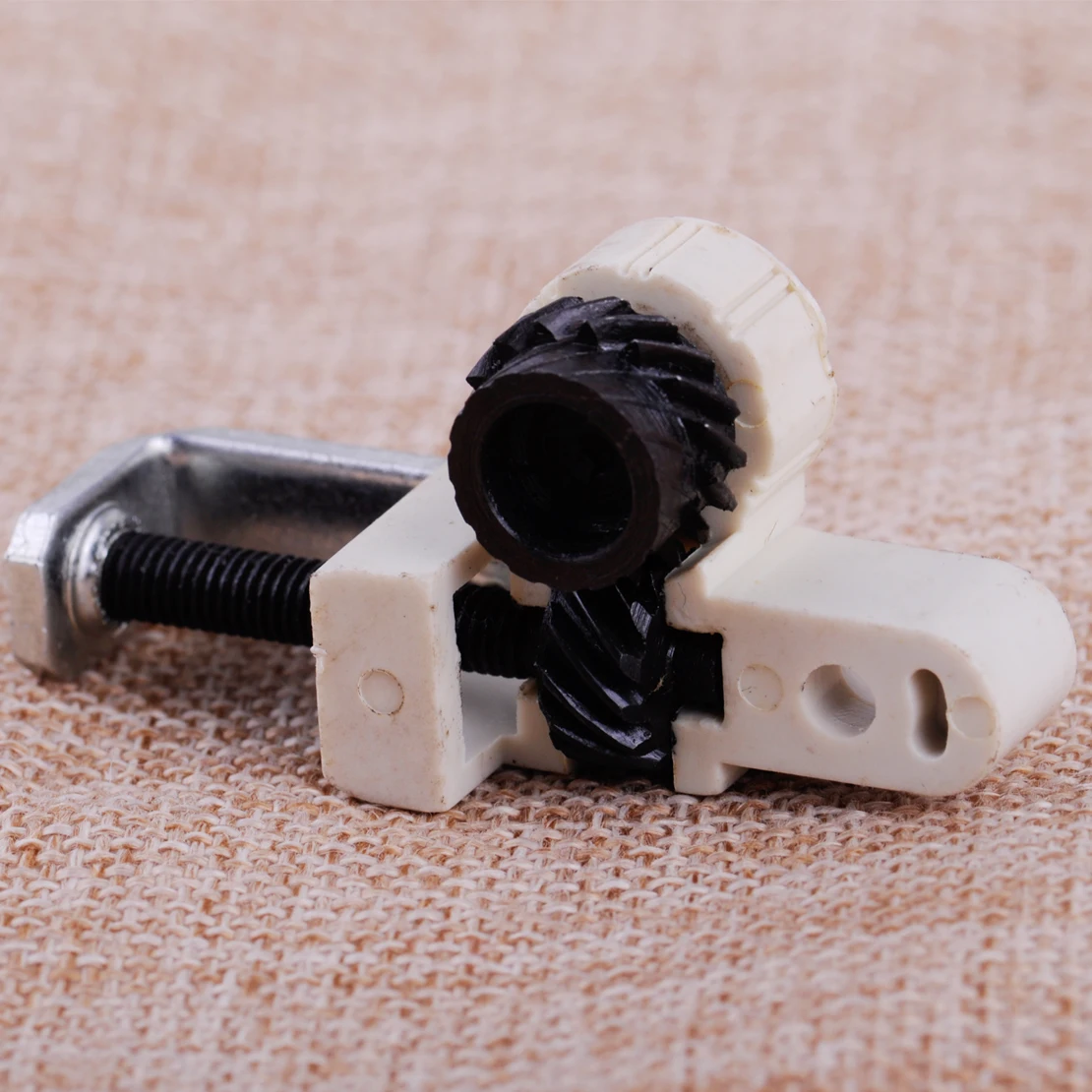 LETAOSK высококачественный натяжитель цепи, регулятор подходит для бензопилы Stihl MS290 MS390 MS310 390 029 039
LETAOSK высококачественный натяжитель цепи, регулятор подходит для бензопилы Stihl MS290 MS390 MS310 390 029 039