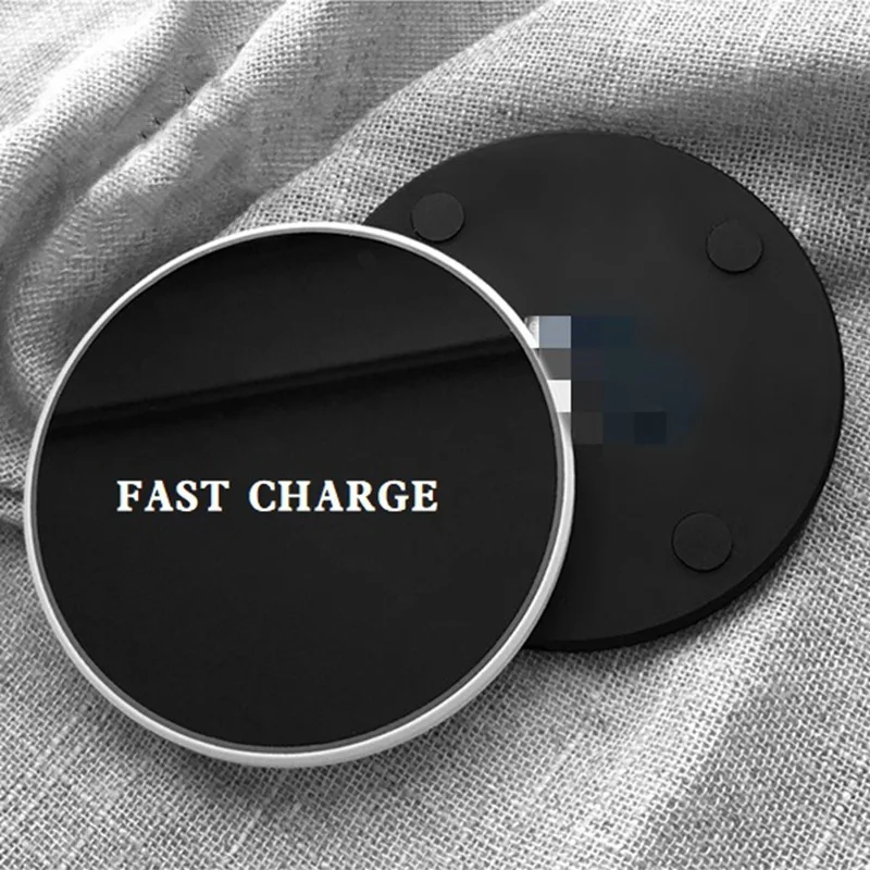 SEMVIS fast charging is suitable for ultra-thin mirrored tempered glass mobile wireless chargers such as Apple
SEMVIS fast charging is suitable for ultra-thin mirrored tempered glass mobile wireless chargers such as Apple