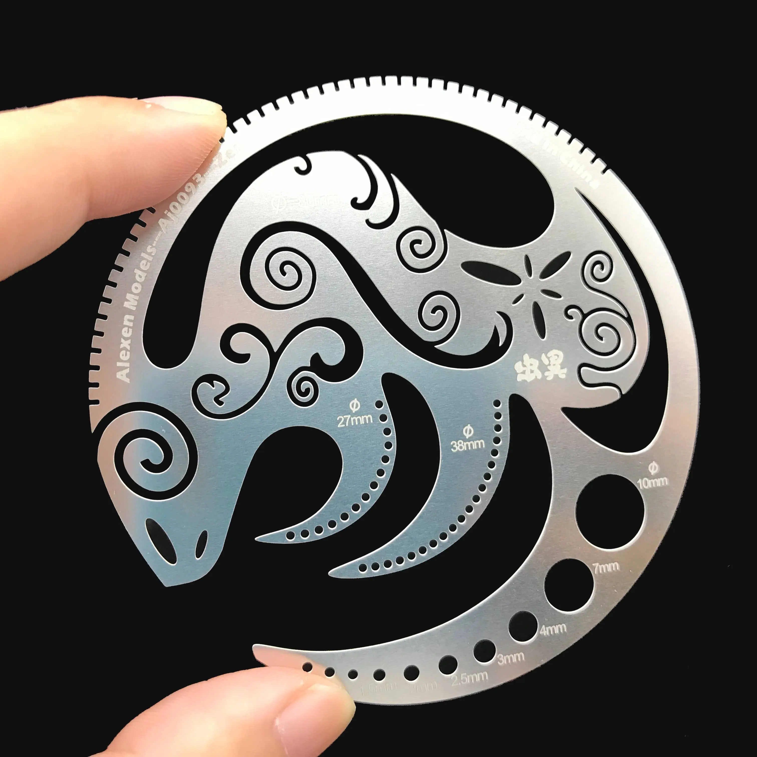 AJ0093 "Zhongyi" Model Carved Texture of The Body Perforation To Draw A Circle Engraving Ruler
AJ0093 "Zhongyi" Model Carved Texture of The Body Perforation To Draw A Circle Engraving Ruler