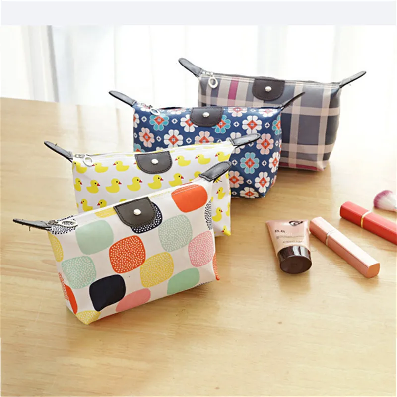 Women Packages Make Up Bag Hot Cosmetic Bags Floral Print PU Dumpling Large Makeup Bag Wash Organizer Bag Female
Women Packages Make Up Bag Hot Cosmetic Bags Floral Print PU Dumpling Large Makeup Bag Wash Organizer Bag Female