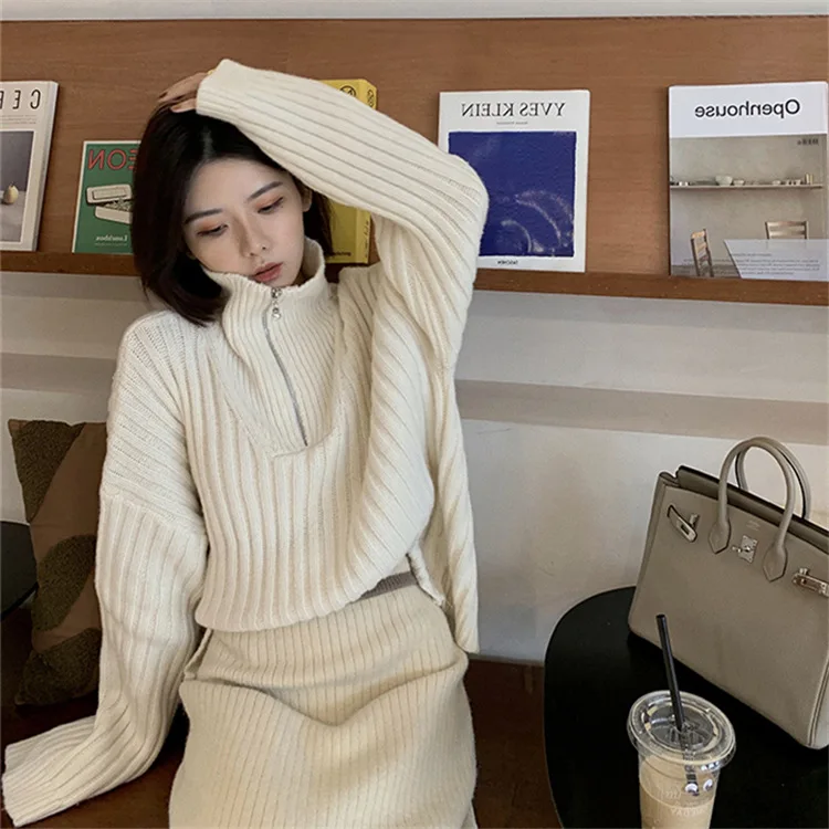 Autumn and winter new high collar sweater women's Pullover lazy wind thickened cocoon type ancient coat loose wear
Autumn and winter new high collar sweater women's Pullover lazy wind thickened cocoon type ancient coat loose wear
